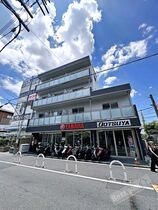 East Oneの外観