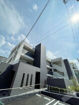 N.MAISONの外観
