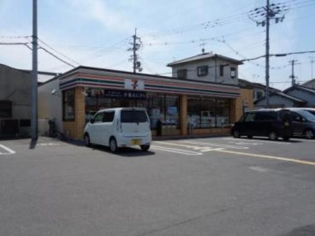 セブンイレブン富田林川向町店