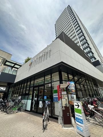 ファミリーマート羽衣駅東店