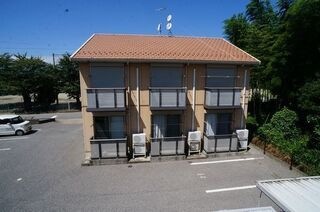 写真：パインハイツ城山Bの外観