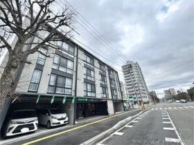 アルファスクエア学園前の外観