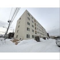 リラハイツ美園の外観