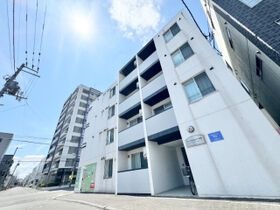 メープルコート平岸の外観