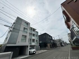 レガリア美園の外観