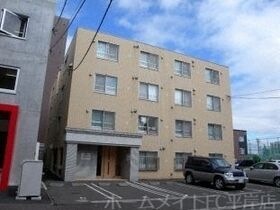 ゼスティ学園前の外観