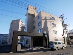 ヴィラサカエ豊平の外観