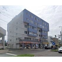 第一ヒラギシビルの外観