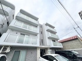 A BOND学園前 C棟の外観