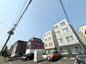 Elle Cube学園前の外観