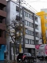 エポック中の島２条館の外観