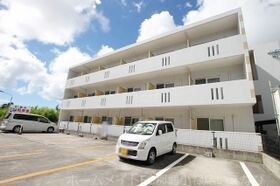 レオパレスチャムサランの外観