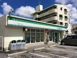 ファミリーマート識名三丁目店