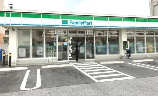 ファミリーマート我如古二丁目店