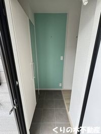 収納もある玄関です