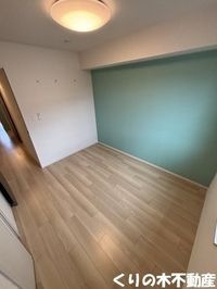 明るい洋室です