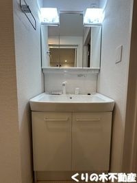 明るい洗面所です