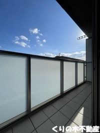 外からの目が気にならないバルコニーで洗濯物が干せます
