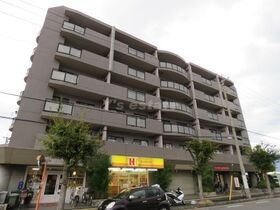 プロスベール高安の外観