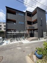 セレニティ勝山北の外観
