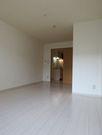 落ち着いた色調の洋室です