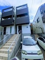 上反町貸家の外観