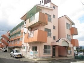 アーバン川津の外観