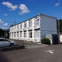 レオパレス原市壱番館の外観