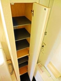 段差を自由に変えられる靴箱は玄関に御座います!