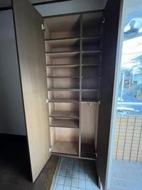シューズボックス