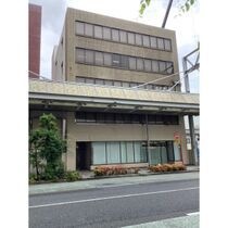 梅田ビルの外観