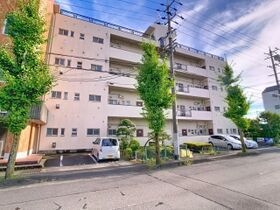 杉山第一ビルの外観