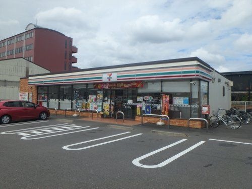 セブンイレブン岐阜東うずら店