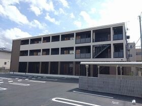 ロイヤル長伏の外観