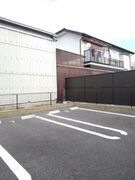 駐車場があるので、車を買う予定の方も安心です