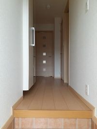 収納もある玄関です
