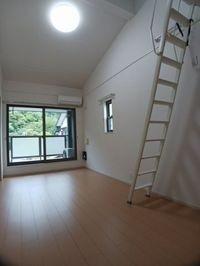 こちらのリビングで趣味の時間をお楽しみください