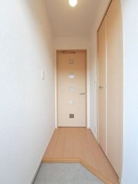毎日通る玄関はこちらです