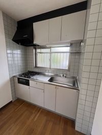 グリル付きガスコンロ付きの便利なキッチンです