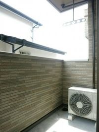 落ち着いた時間を過ごせるバルコニーです