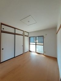 中はこのようになっています