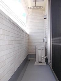 外からの目が気にならないバルコニーで洗濯物が干せます