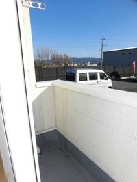 落ち着いた時間を過ごせるバルコニーです