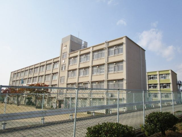 写真:東落合中学校