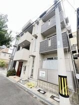 プティ ルピナスの外観