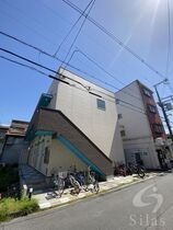 フローレス壱番館の外観