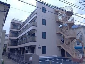 世田谷区三軒茶屋１丁目の外観