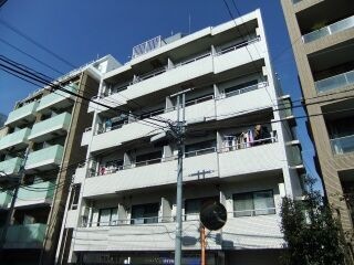 写真:世田谷区三軒茶屋2丁目の外観