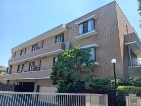 世田谷区岡本1丁目の外観