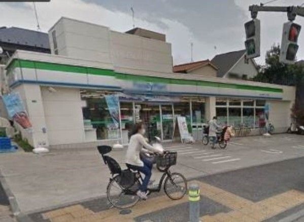 ファミリーマート 狛江市民グランド前店